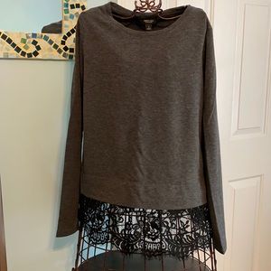 Simply Vera Knit Top w/lace NWOT